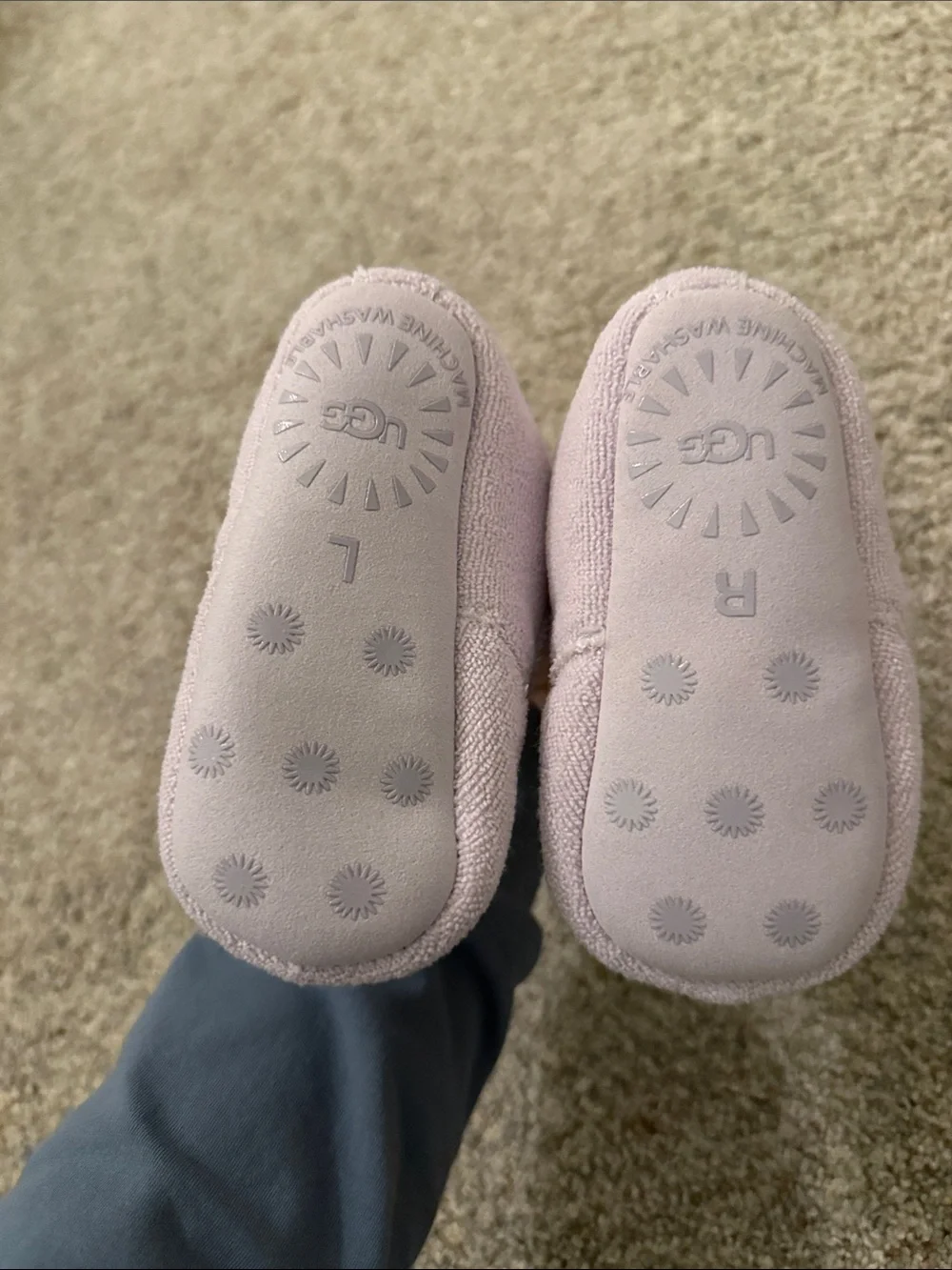 UGG Bixbee baby booties light purple terry cloth 4/5 infant NEW